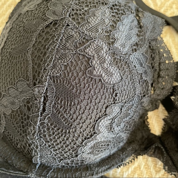 La Senza Black Lace Criss Cross Halter Adjustable Bra Size 34C - Padded Push-up - Picture 3 of 5